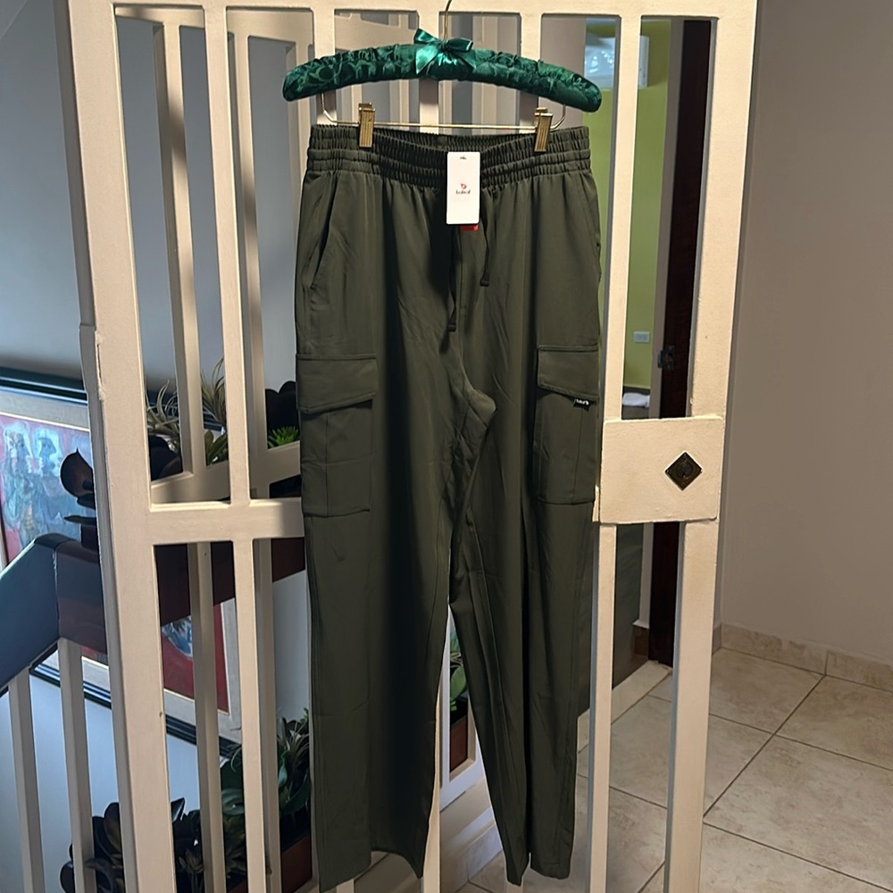 Traveling long pants